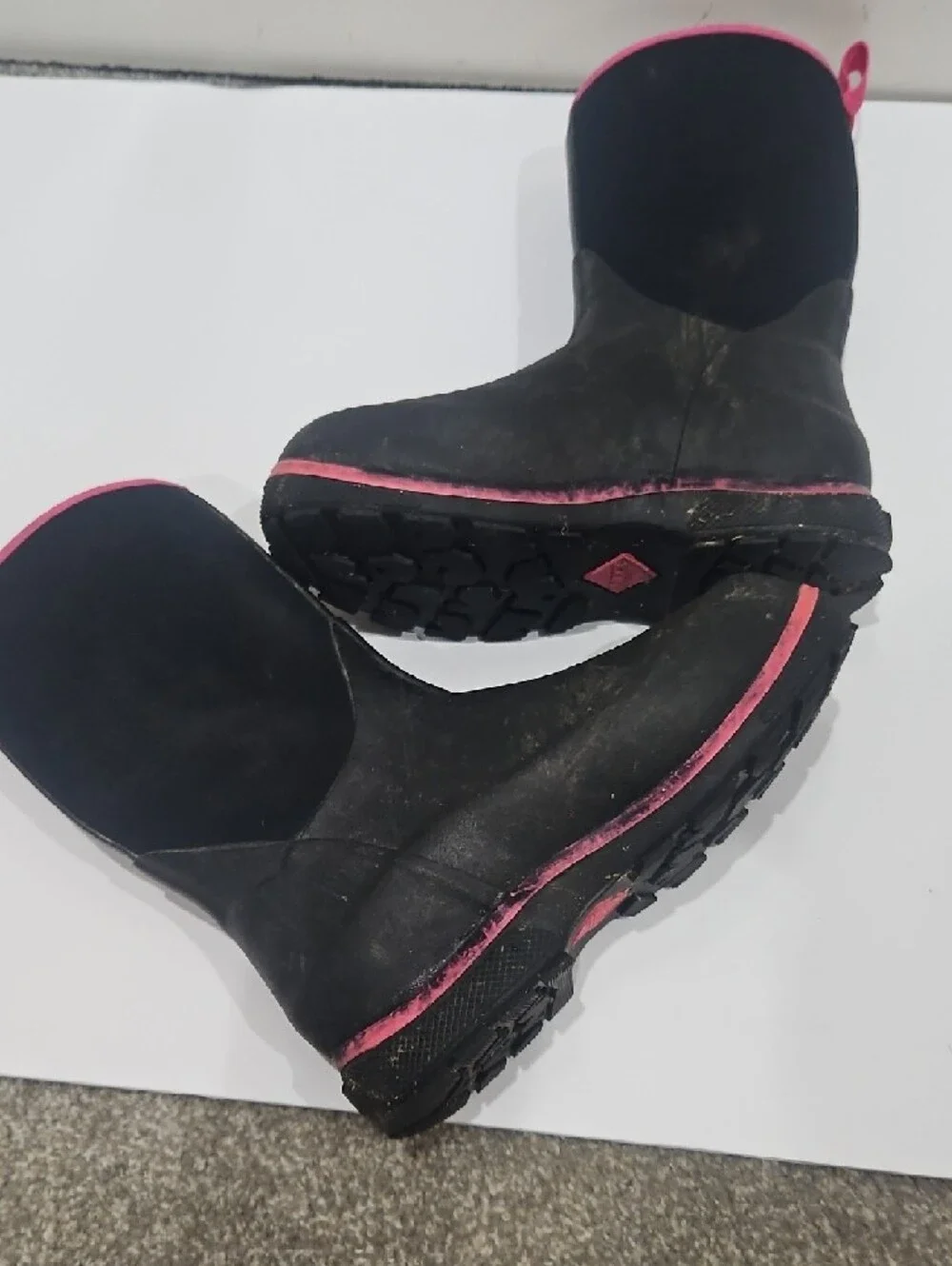 Muck Boot Company Black & Pink Muck Boots